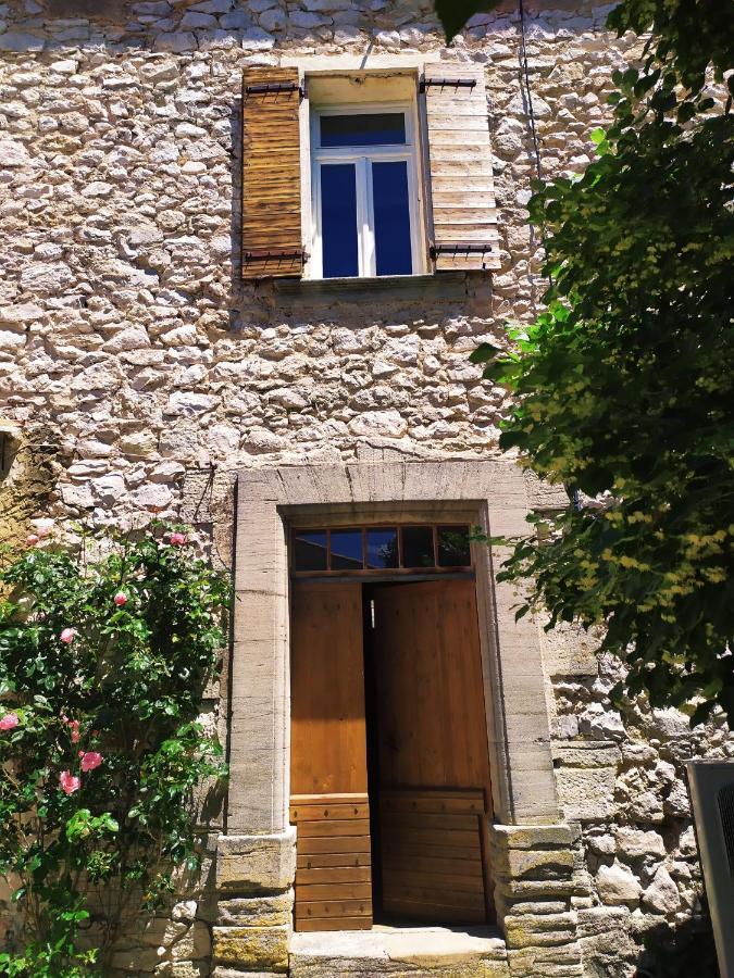 Chambre D'Hotes Face Au Lavoir Méthamis Exterior foto